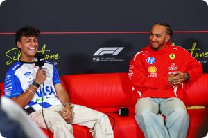 Arvid Lindblad, Lewis Hamilton