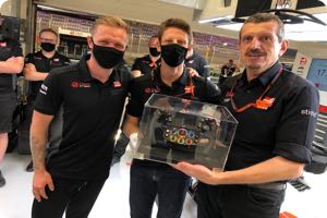 Kevin Magnussen, Romain Grosjean, Gunther Steiner