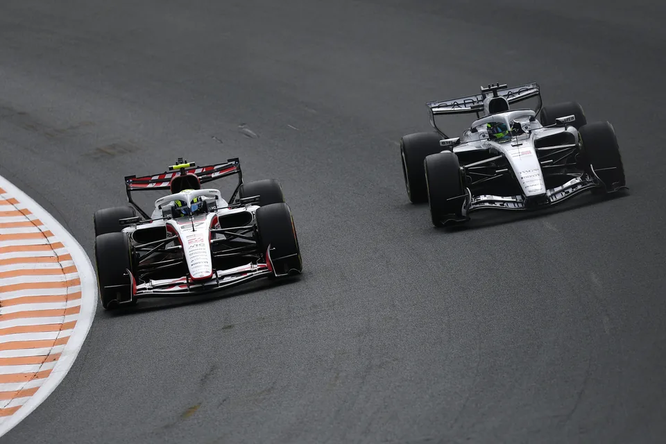 Oliver Bearman, Sergio Perez