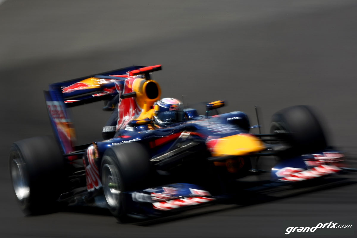 Qualifying Report - Red Bull hits back to claim front row in Valencia
