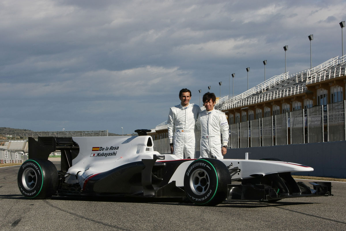 Sauber launches 2010 chassis