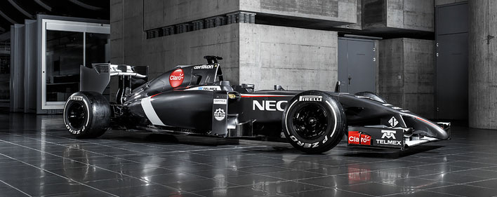 Sauber C33 breaks cover