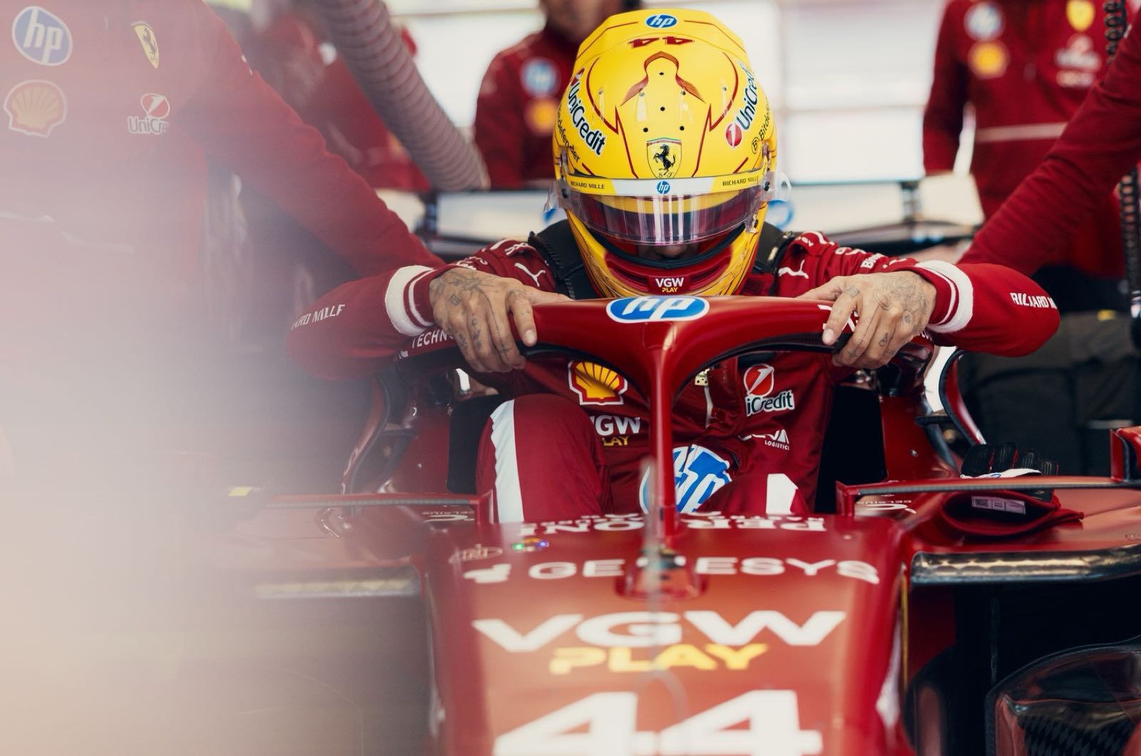 Ferrari not scared by early Hamilton struggle