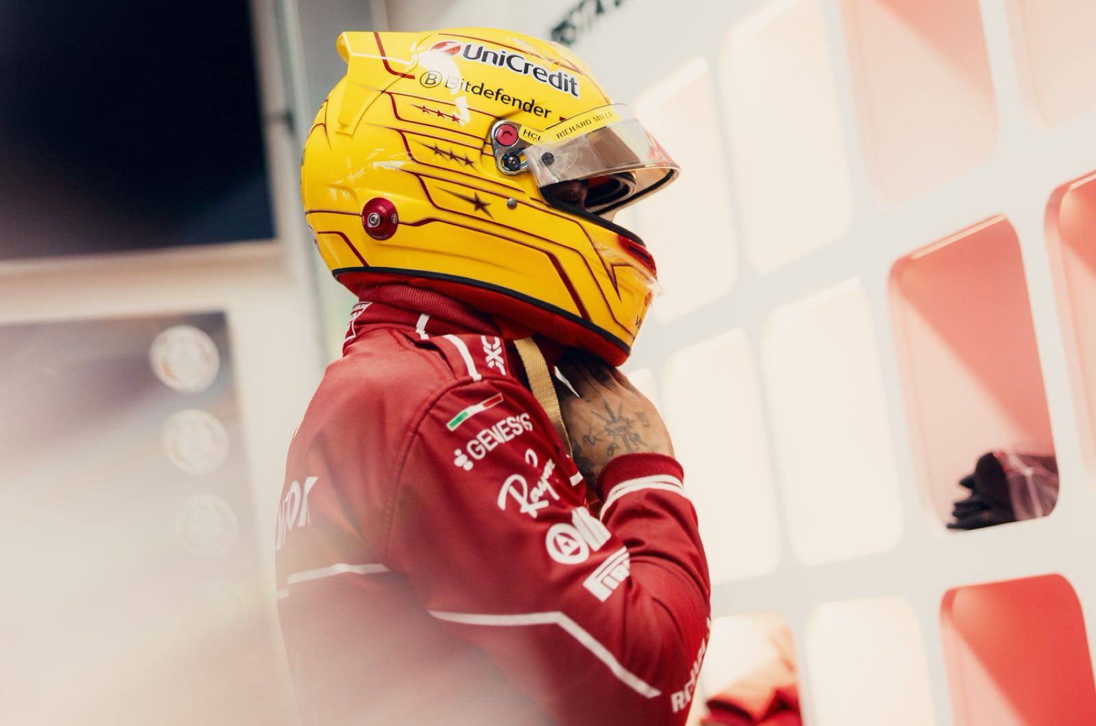 Hamilton backs prospect of V10 return to F1