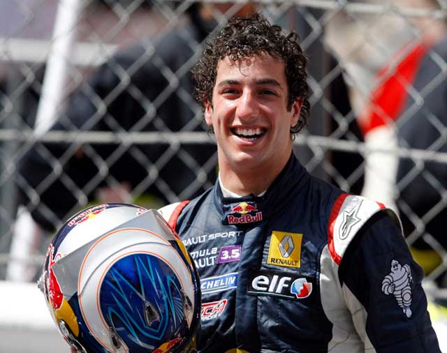 Ricciardo to turn up heat on Toro Rosso pair