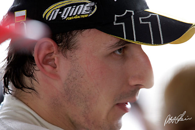Kubica back in hospital