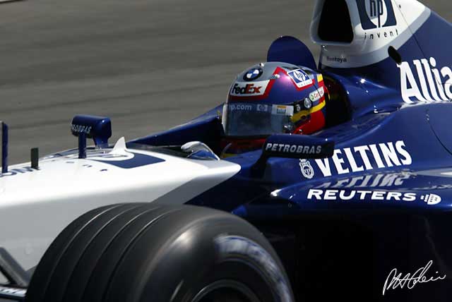 Montoya will stay at Williams