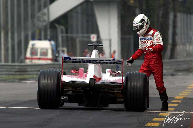 McNish to test for Penske