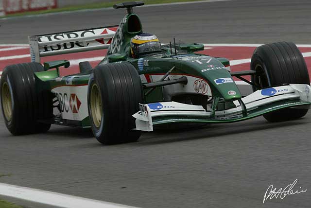 Jaguar joins Valencia test