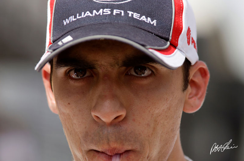 Practice 1 Report - Maldonado tops first Valencia session
