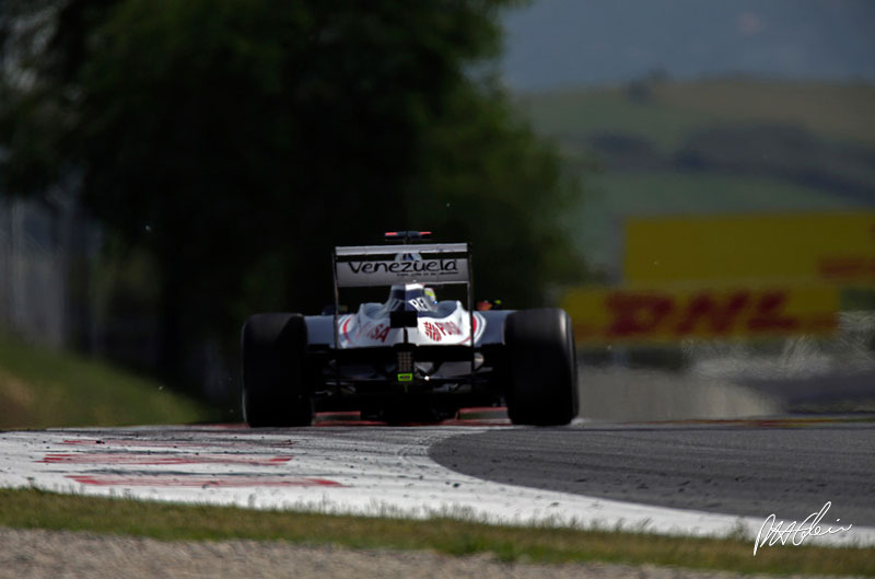 Hamilton starts from the back, Maldonado on pole!