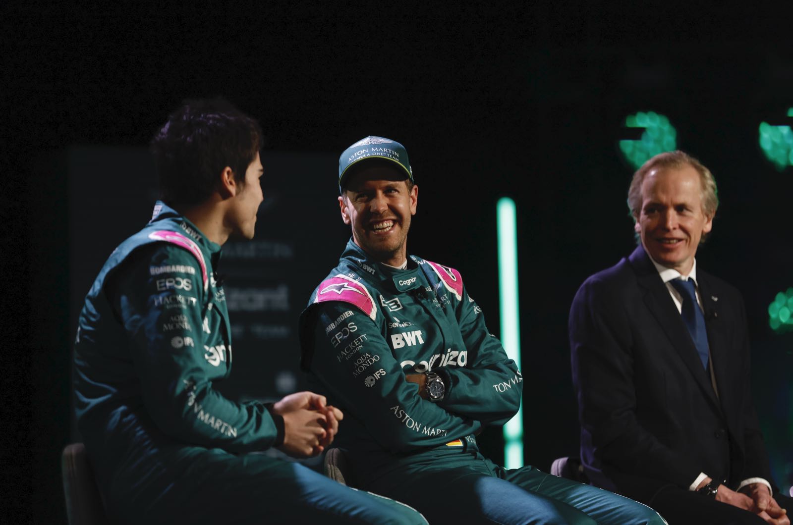 Vettel hoping new rules open title fight