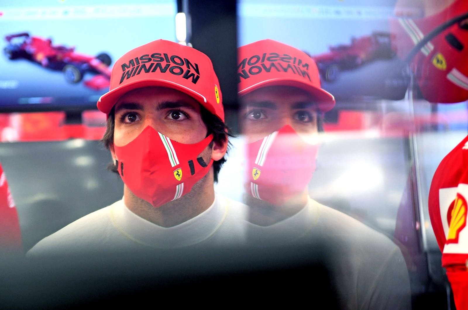 Sainz not worried about becoming next Vettel