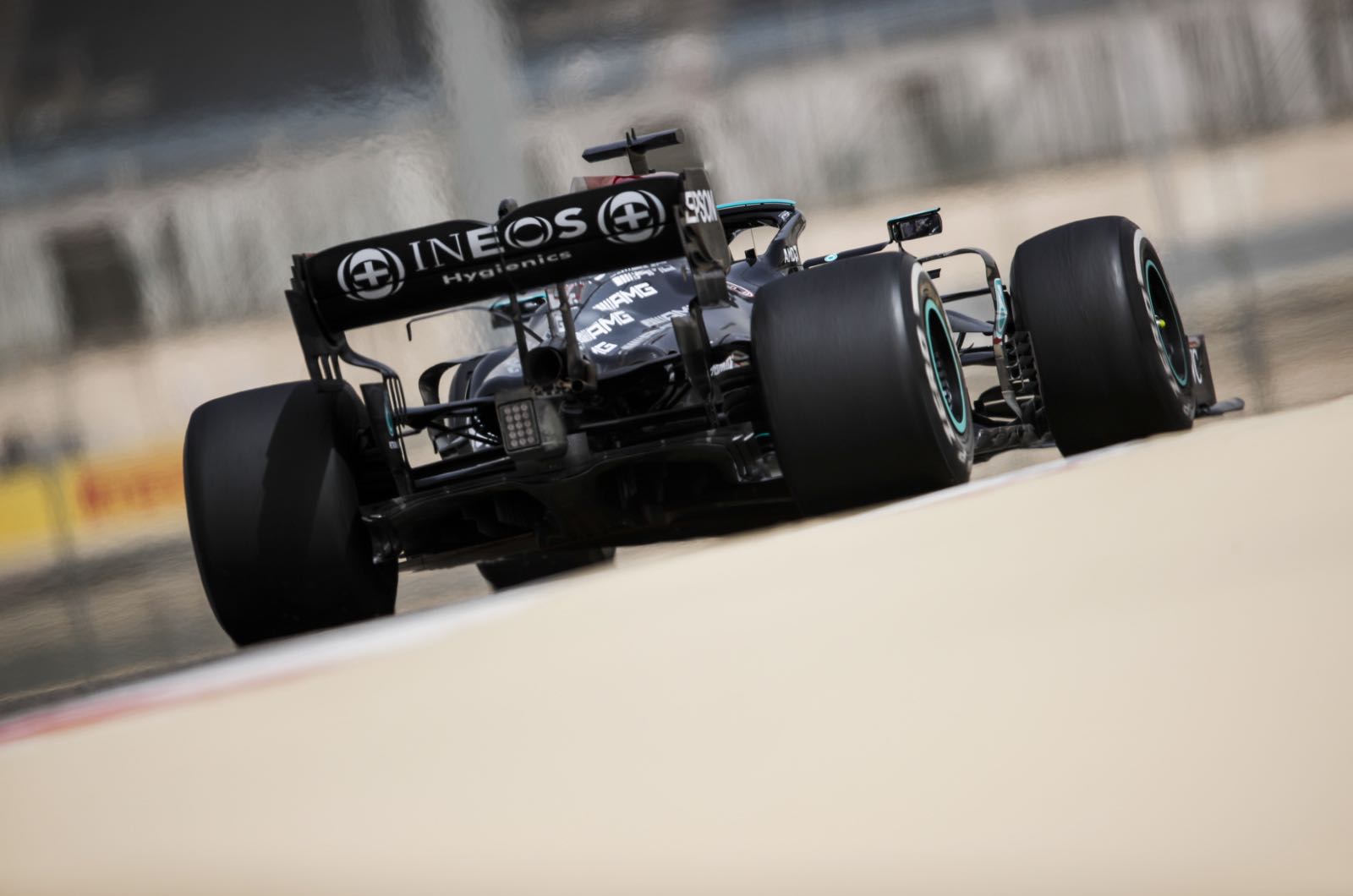 Mercedes struggling with aero rule change says Albers