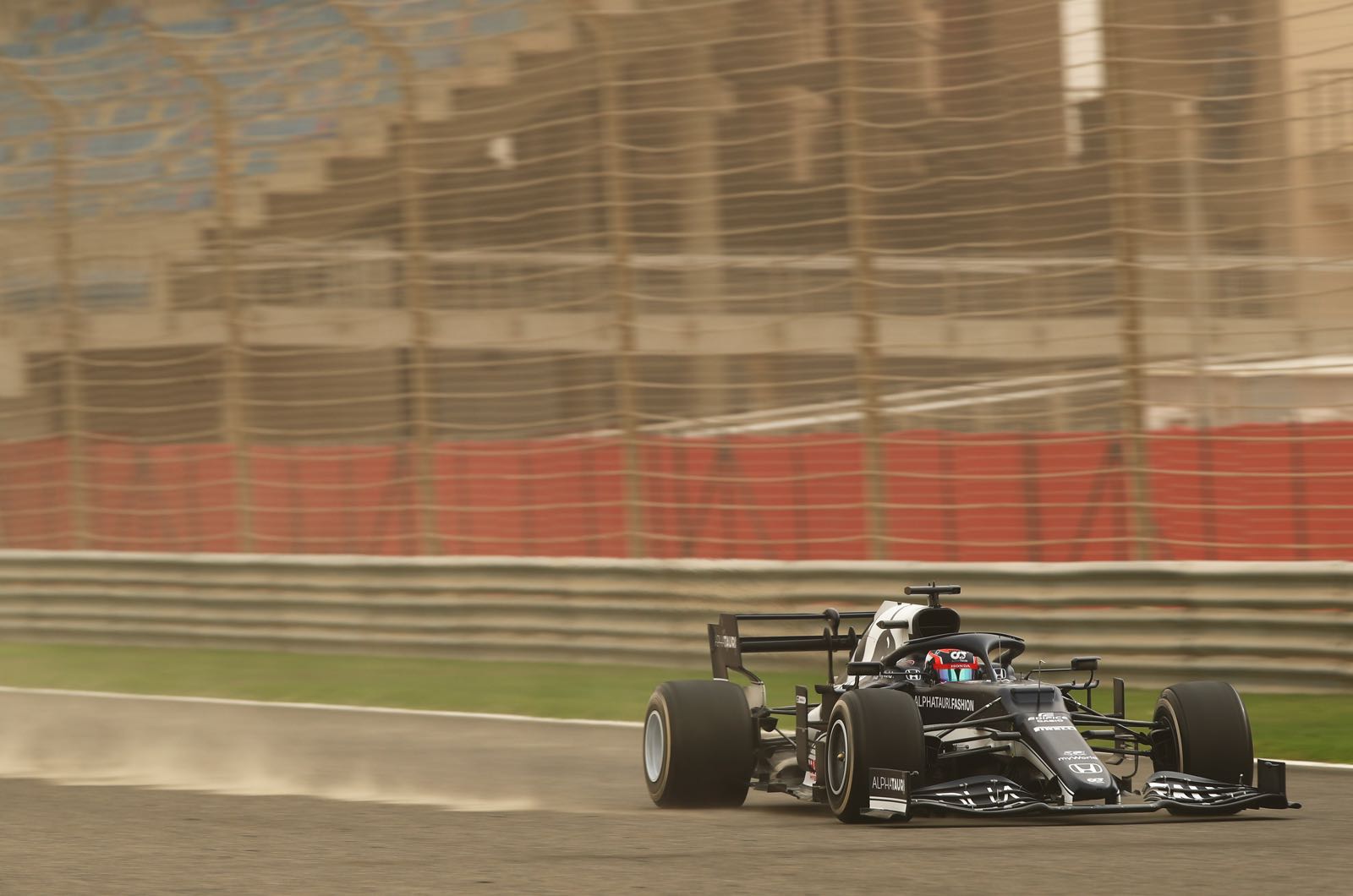 Tsunoda admits exploiting DRS for fast Bahrain laps