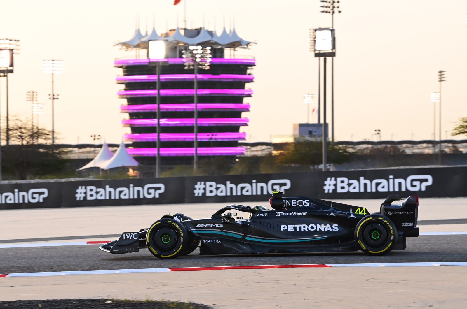 F1 trio ponders retirement for Hamilton