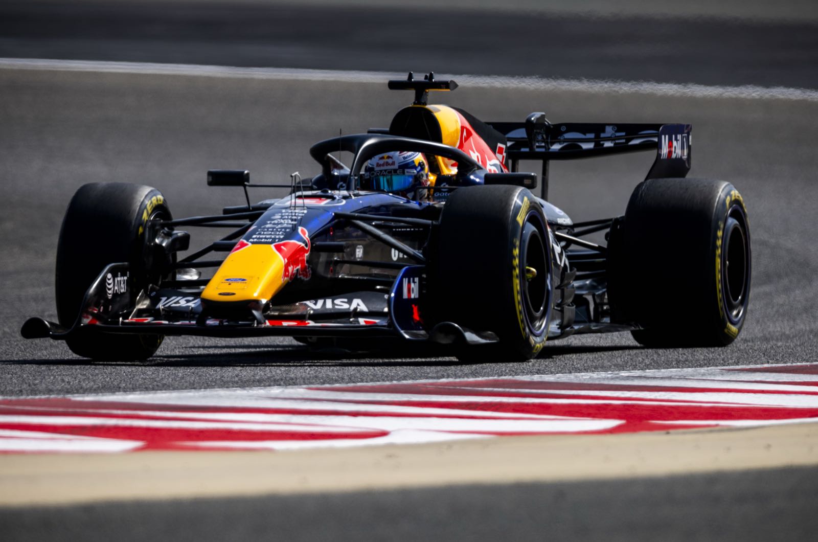 Verstappen dismisses Sainz call for rule talks
