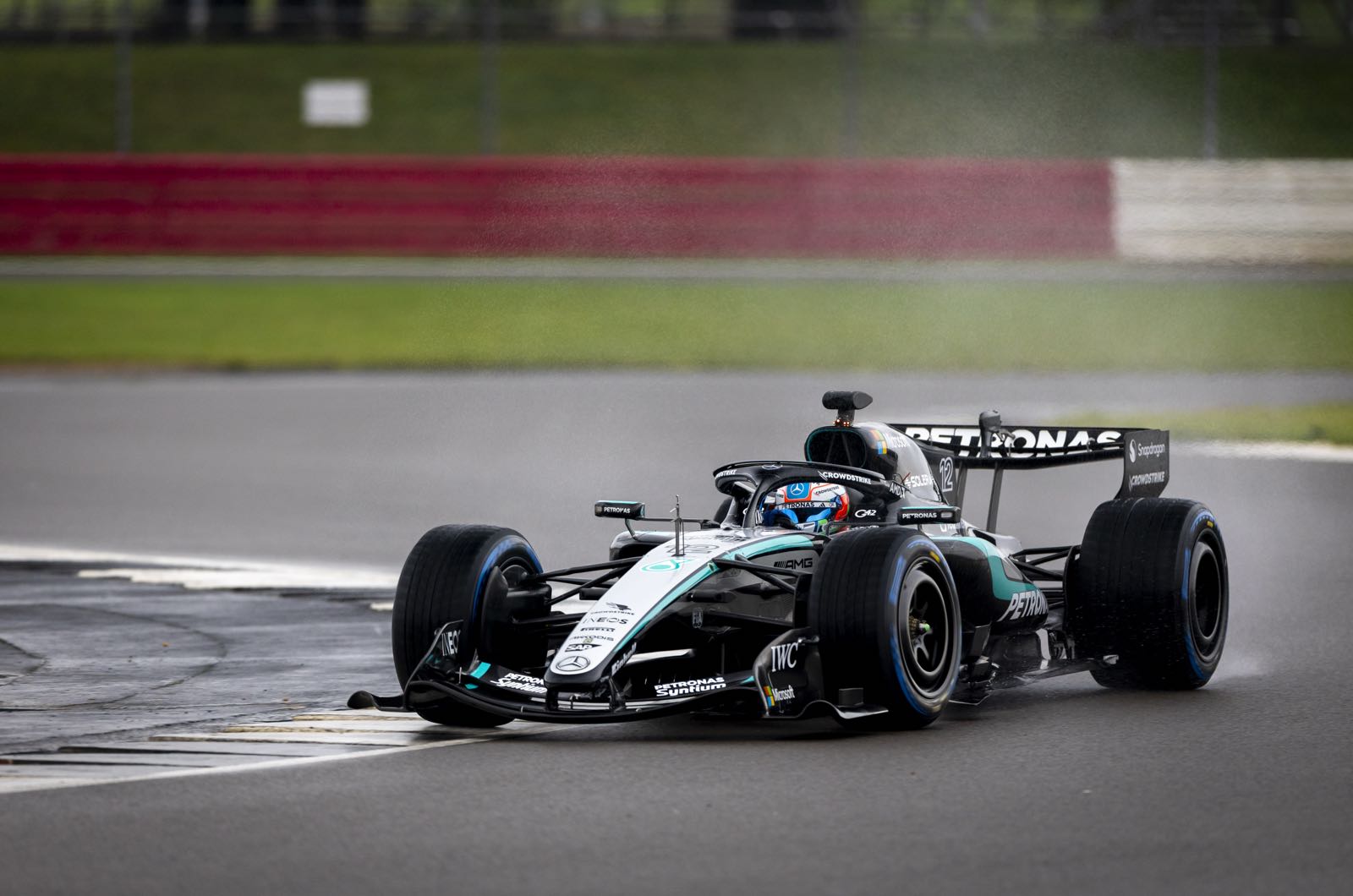 Wolff shrugs off e-vote over compression rule