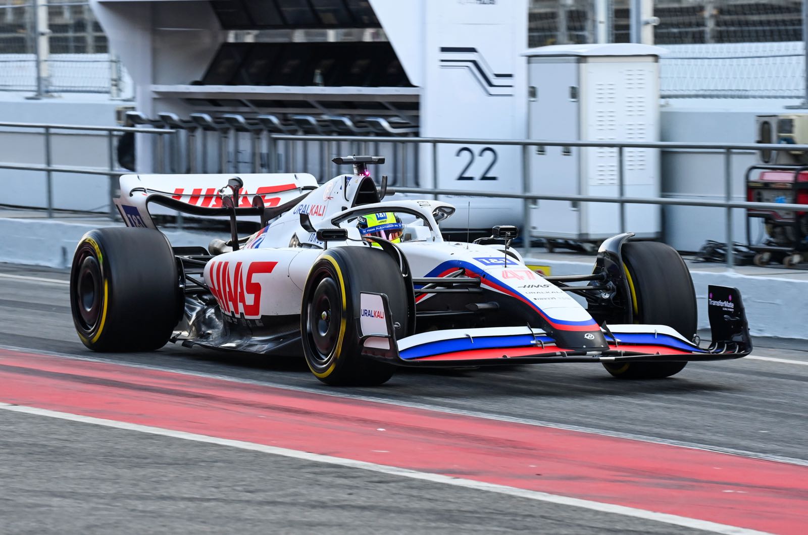 Haas plays down crisis as test delay looms