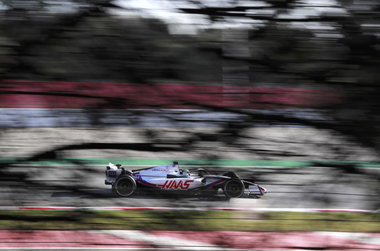 Teams say no to extra test day for Haas