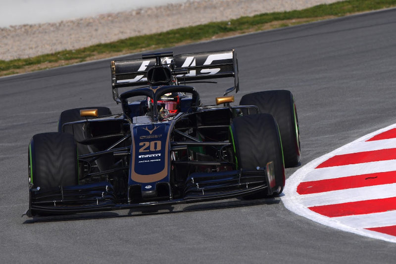 Seat problem sidelined Magnussen at test