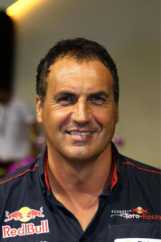 Toro Rosso trainer dies