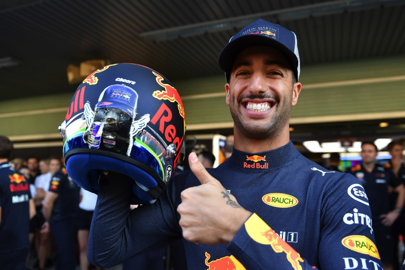 Ricciardo denies wanting too much money from Ferrari