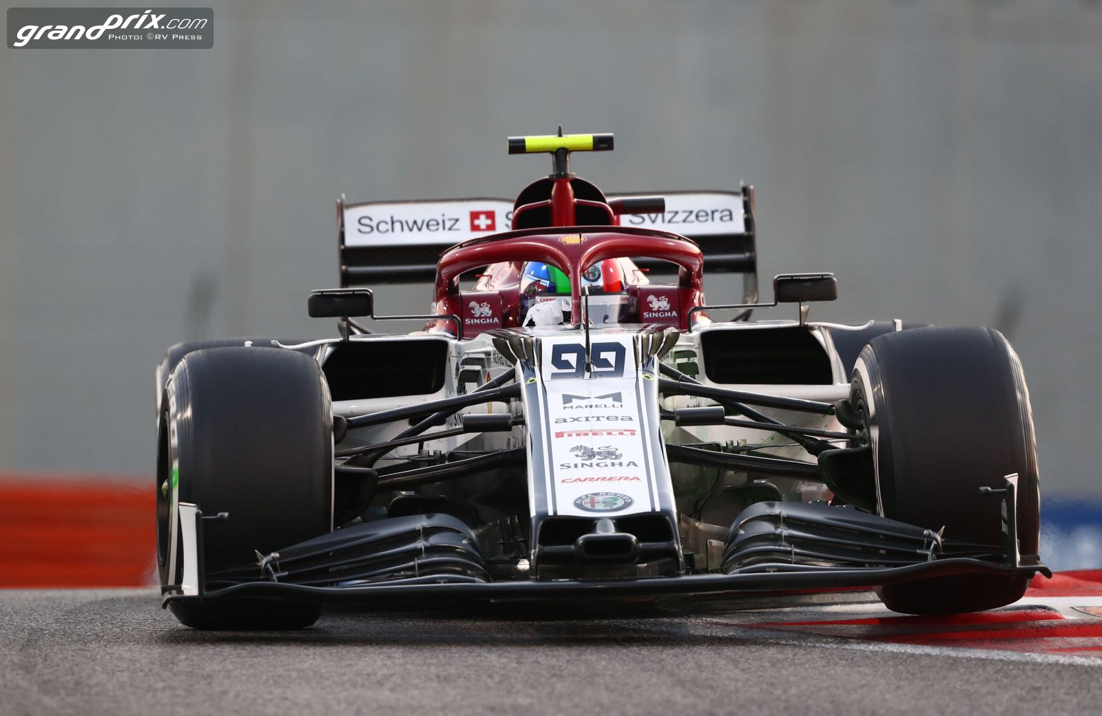 Giovinazzi sees chance of Ferrari seat