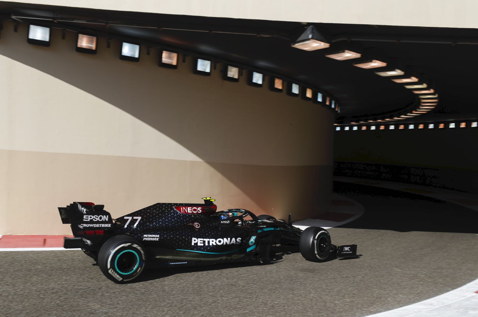 Mercedes slowed itself down in Abu Dhabi