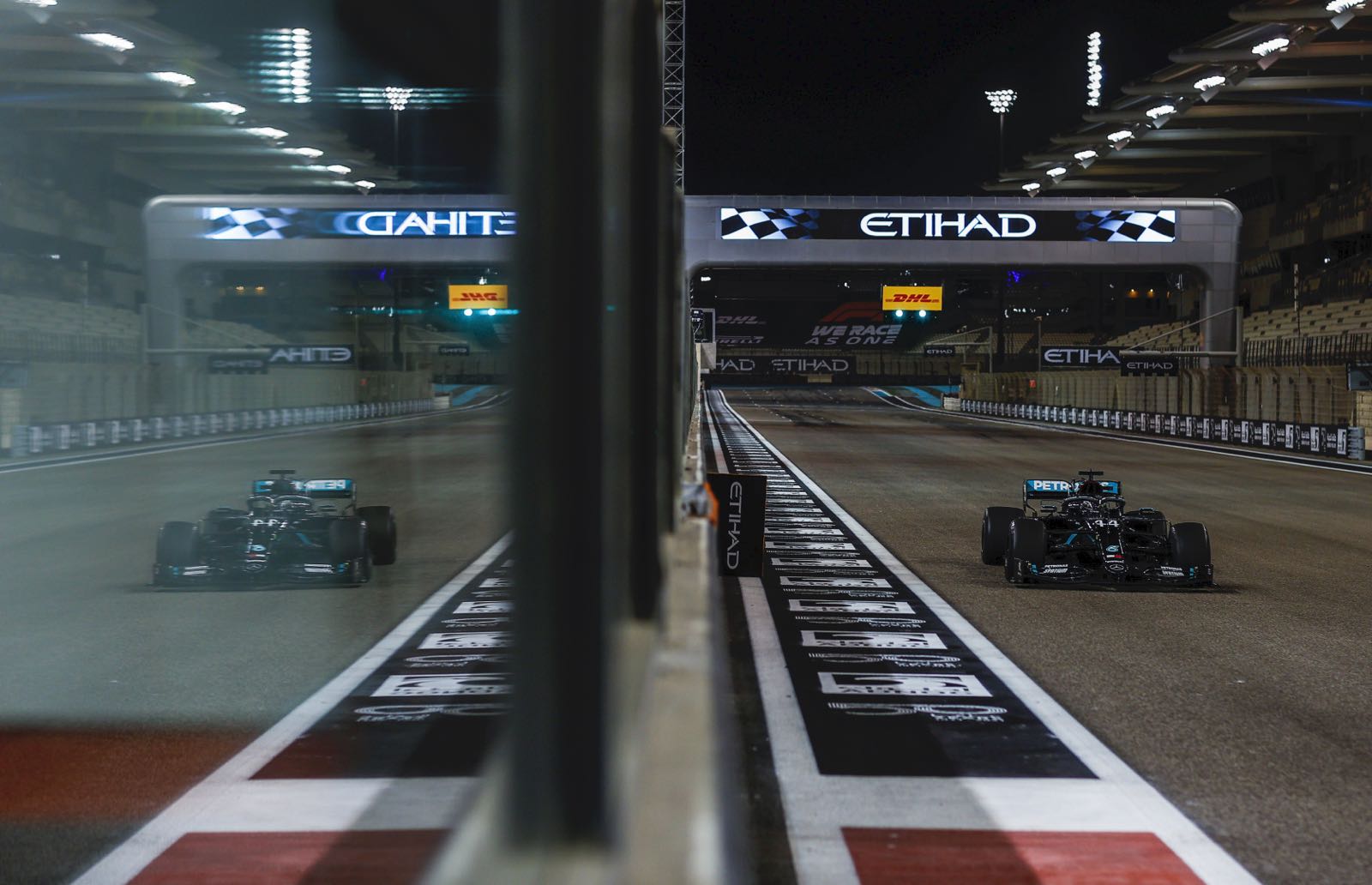 Hamilton at crossroads as contract saga rolls on