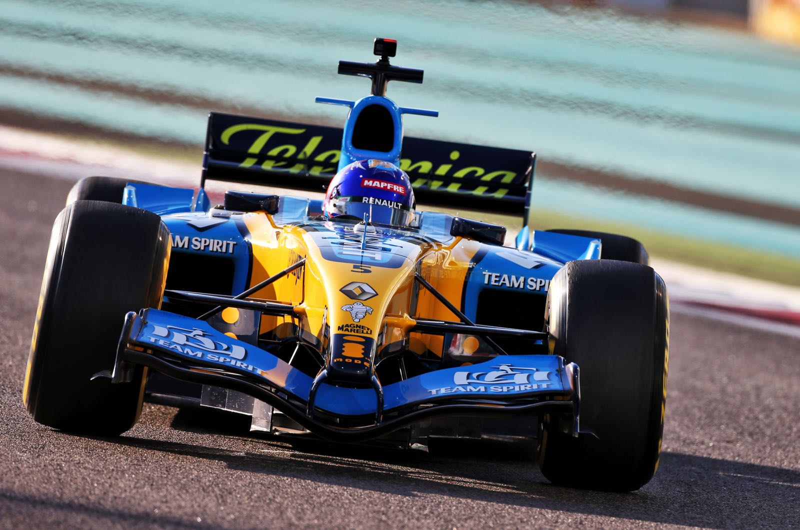 F1 should analyse why 2005 car so spectacular
