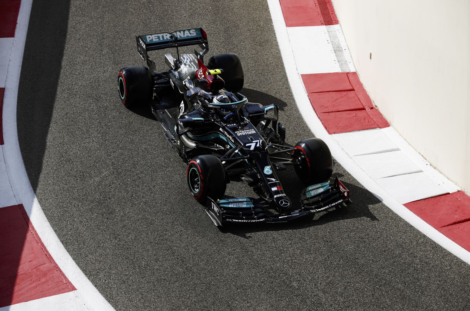 Crash test trouble for Mercedes, Red Bull cars