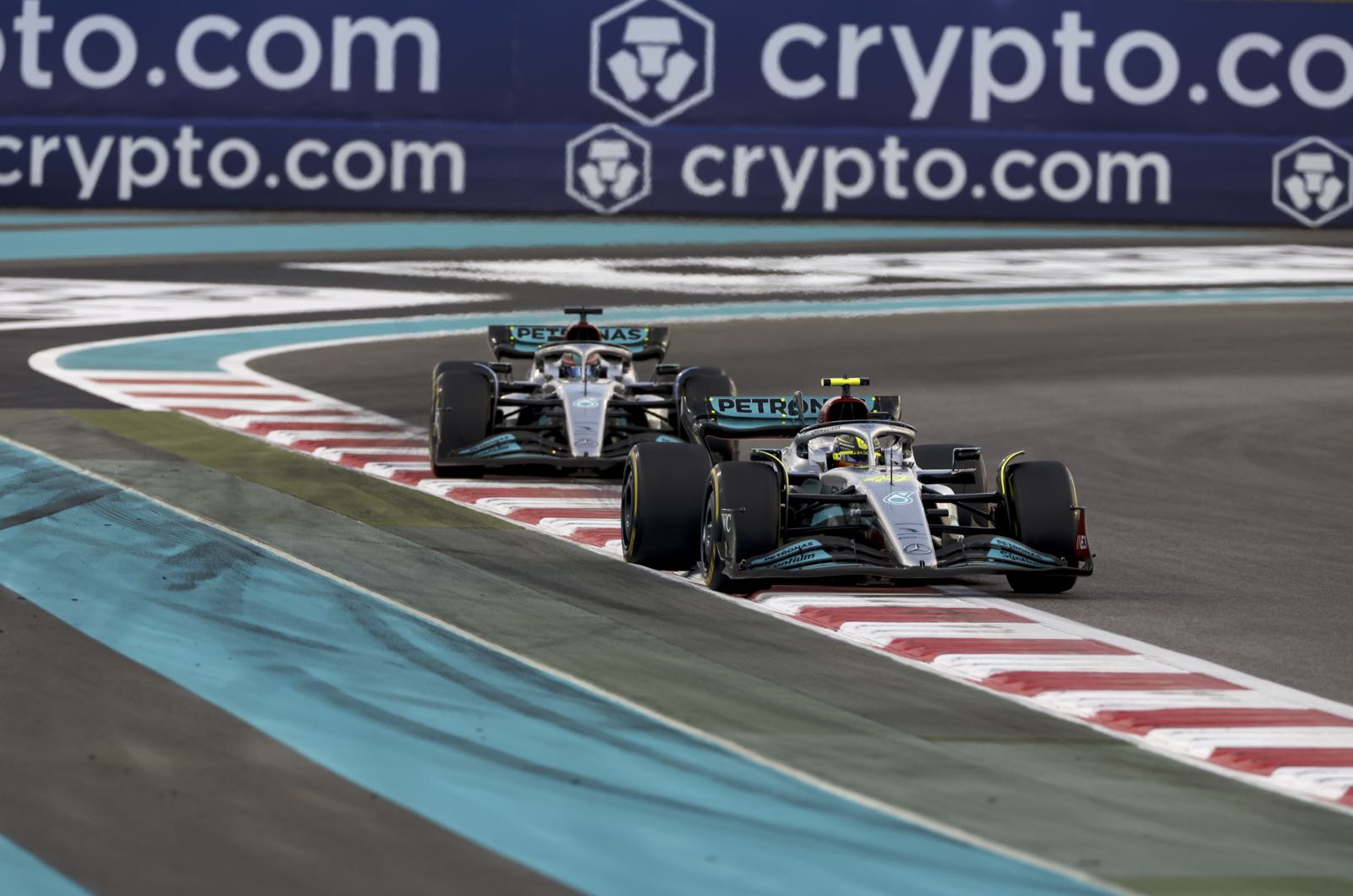 Hamilton plays down risk of Russell conflict