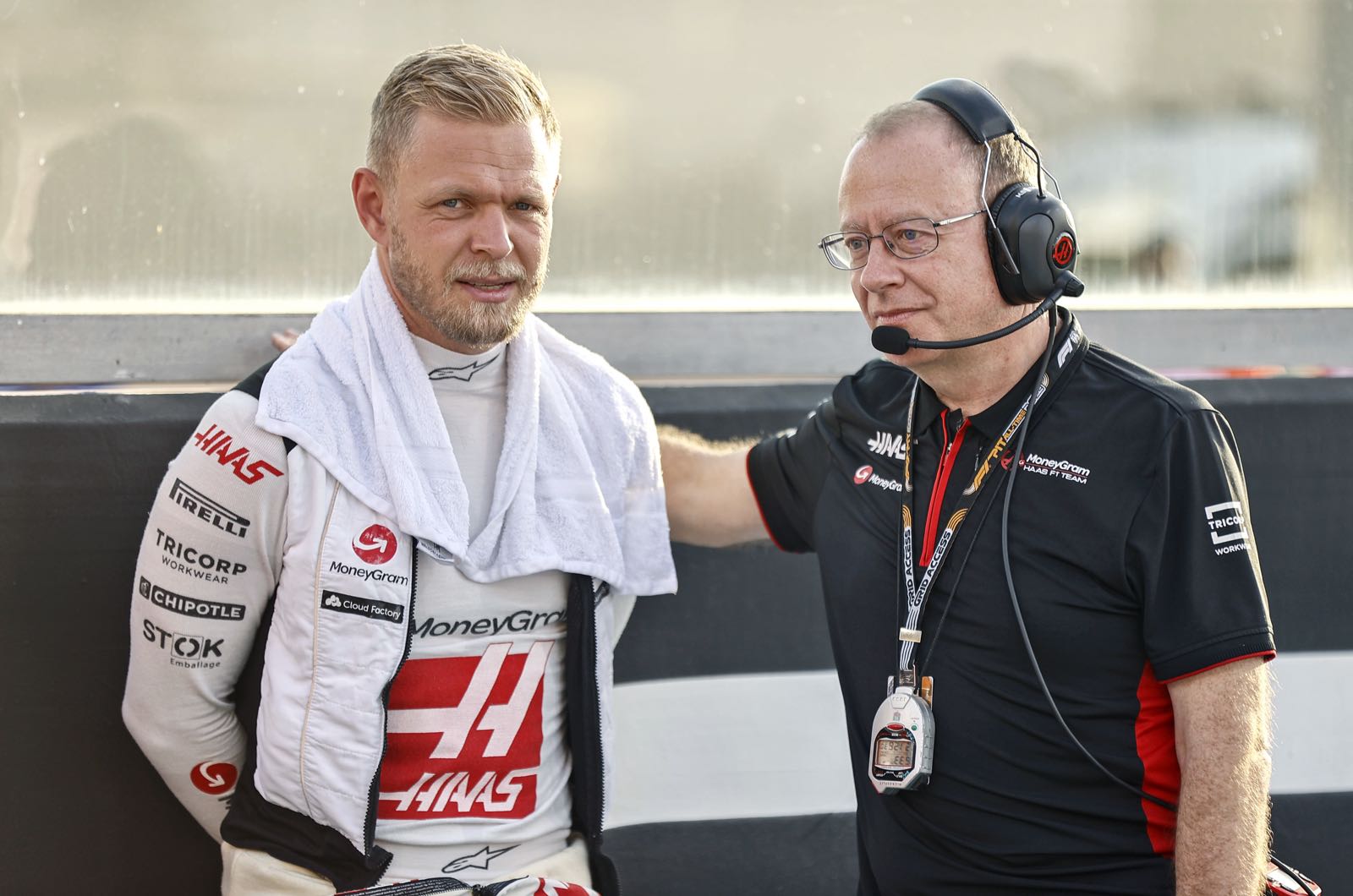 Magnussen steps away from teammate's Haas criticism