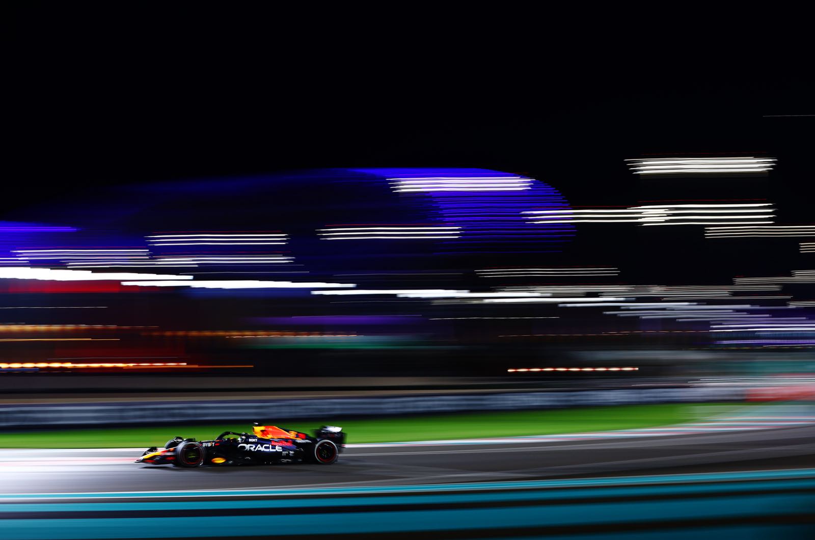 F1 must not try to slow Verstappen down says Steiner
