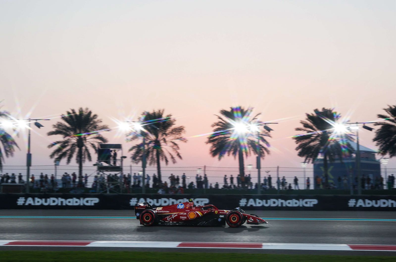 Sainz's father denies Ferrari behaved badly