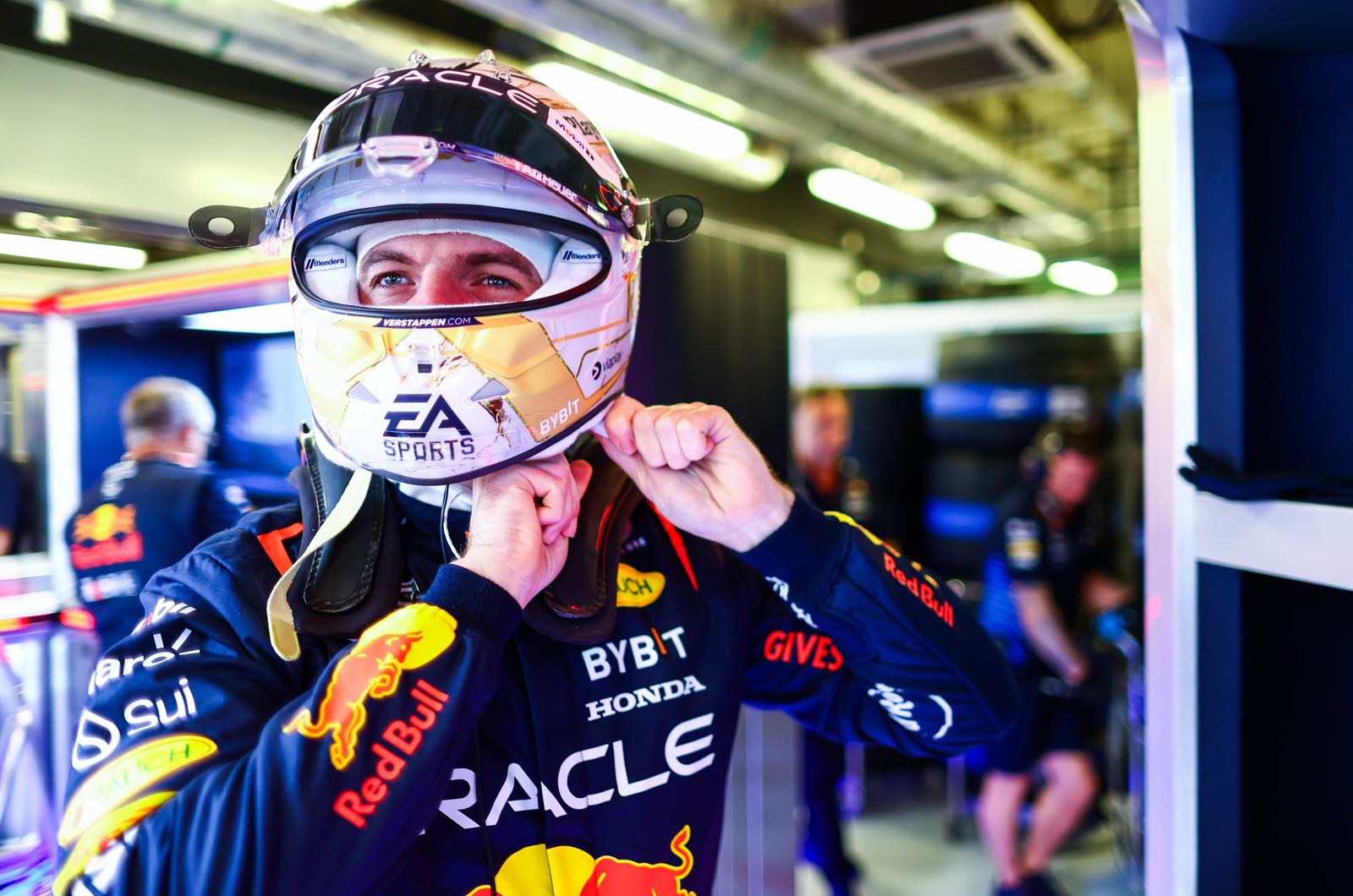 Verstappen management responds to Aston Martin rumours