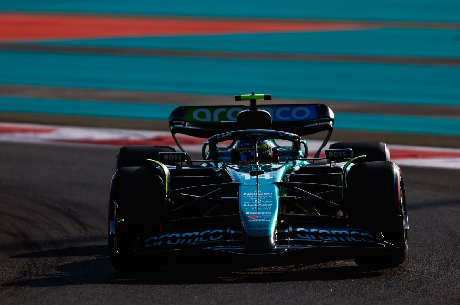 Alonso shuts down for Aston Martin transition year
