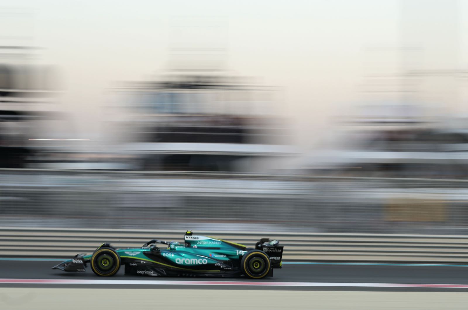Verstappen denies considering Aston Martin move