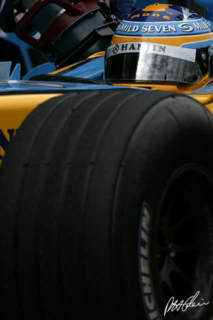 Practice 1 Report - Renault looks strong