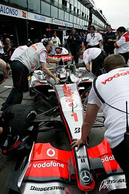 Practice 1 Report - Alonso leads the way in Melbourne