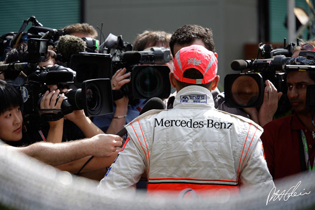 Qualifying Report - Lewis on top as Ferrari stumble