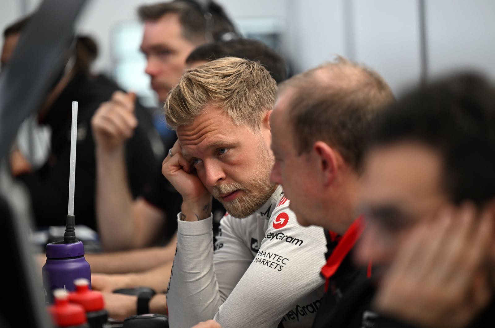 Magnussen has five races to improve says Steiner