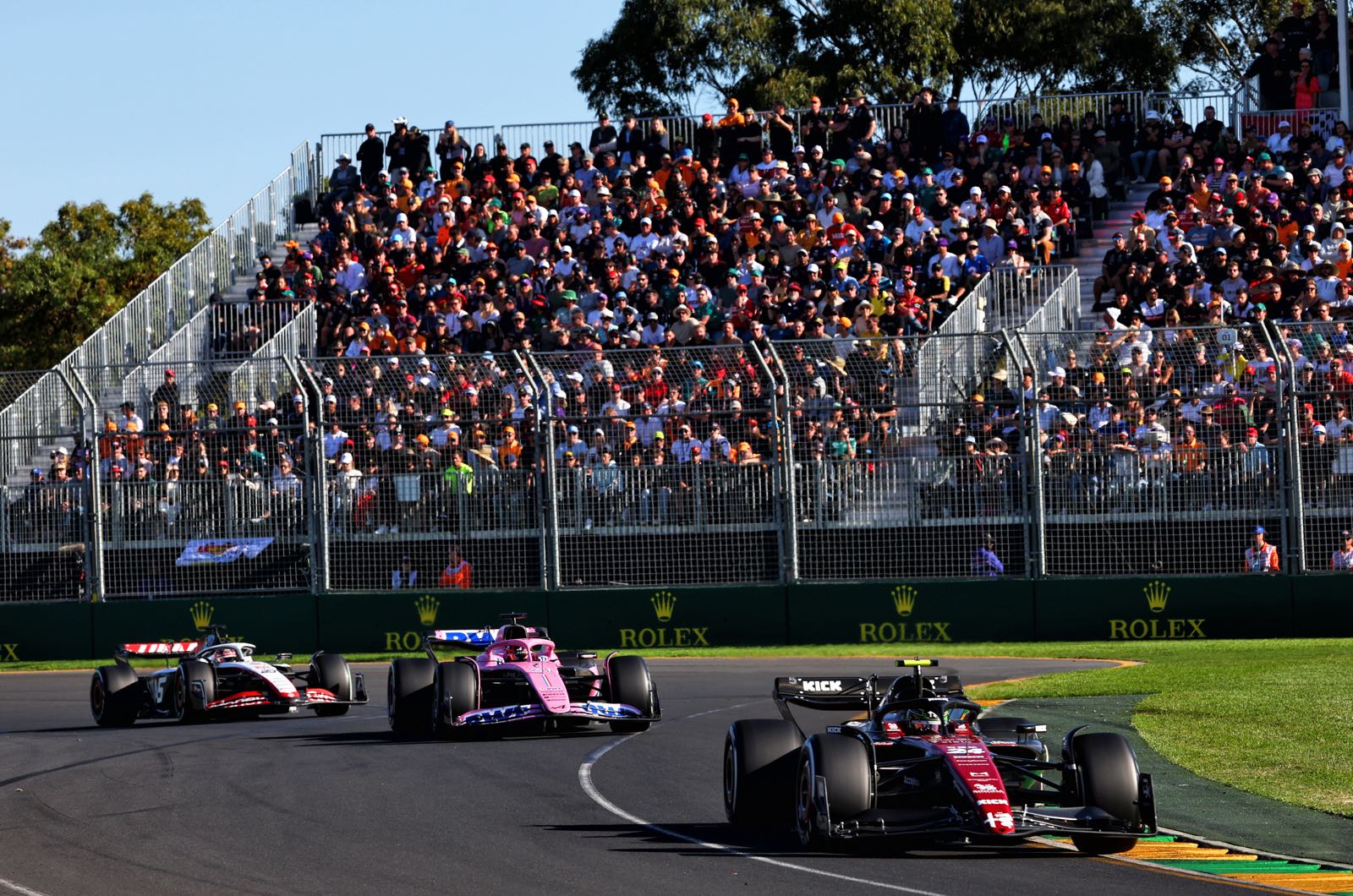 Melbourne fans banned from entering F1 track post-GP