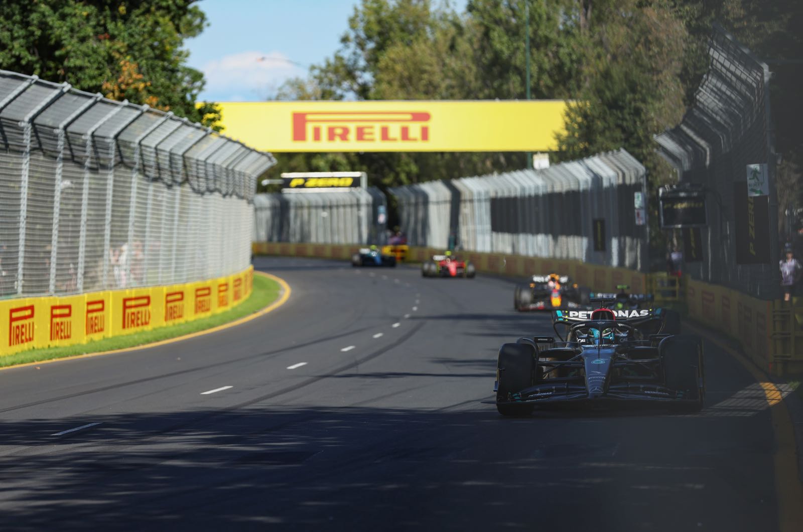 F1 teams say yes to second qualifying