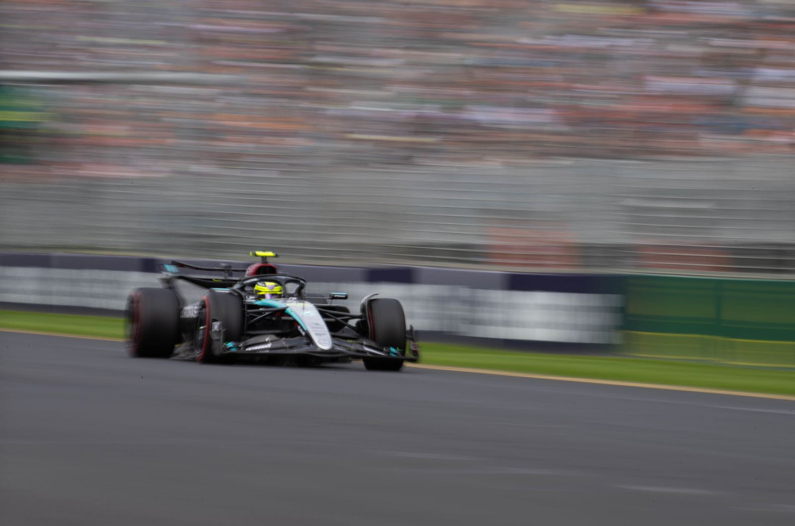 Hamilton plans awkward 2025 talks with Toto Wolff
