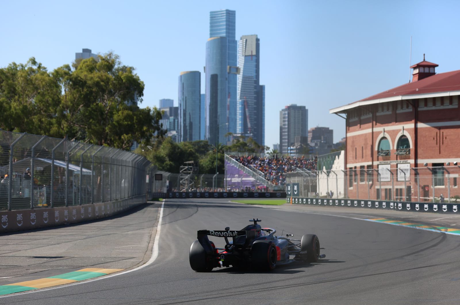 Villeneuve defends 2026 rules as backlash grows
