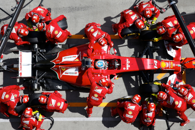 Ferrari moves early to extend Alonso contract