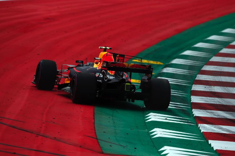 Failures not Verstappen's fault says Ricciardo