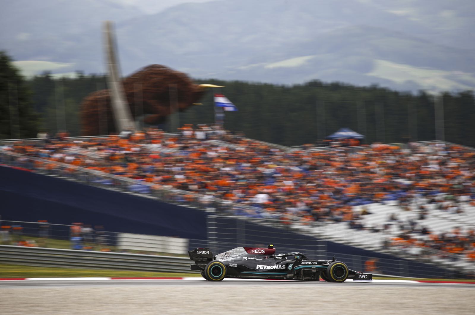 Wolff admits new Mercedes parts coming